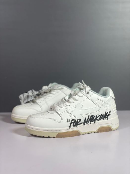 OFF-WHITE OUT OF OFFICE “FOR WALKING”