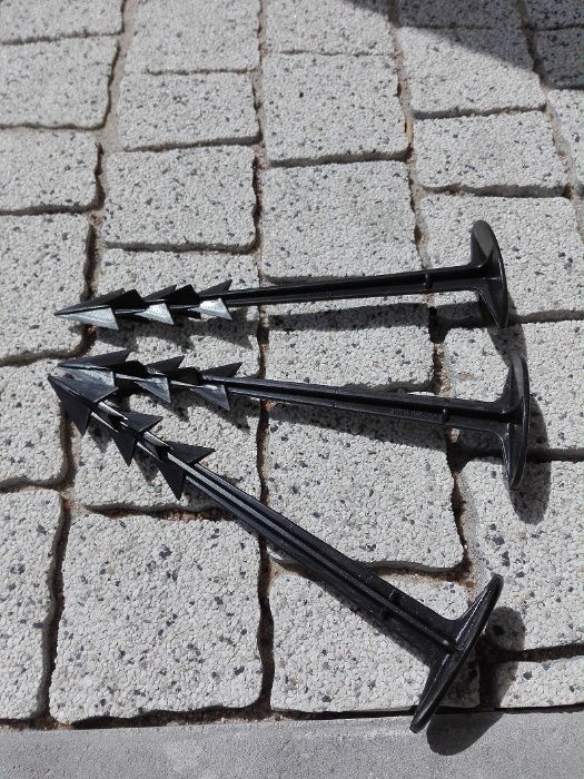 KOŁKI, SZPILKI do Agrowłókniny Agrotkanin op.100szt-20cm dług. MOCNE!