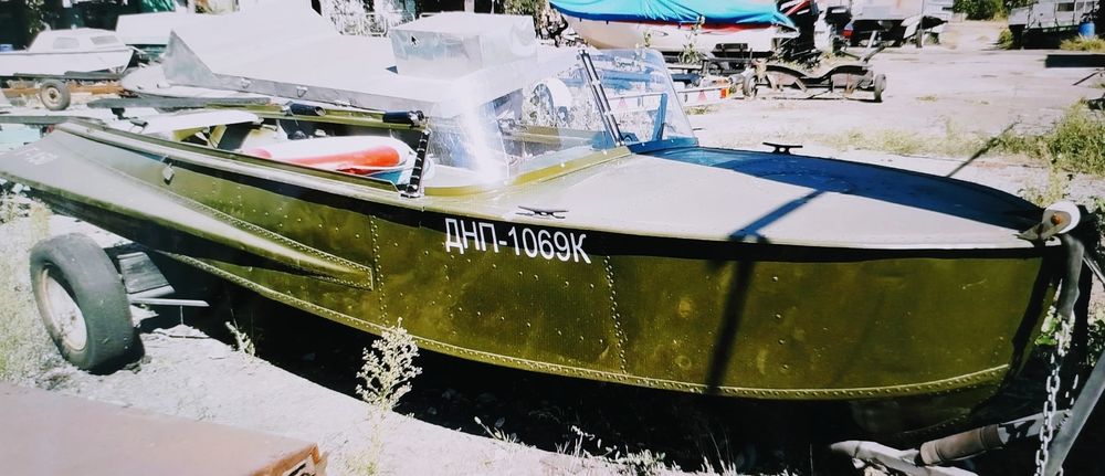 Продам лодку Южанка