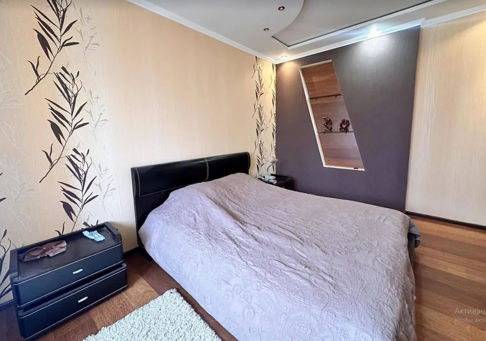 Простора 3-кімнатна квартира у центрі Хмельницького