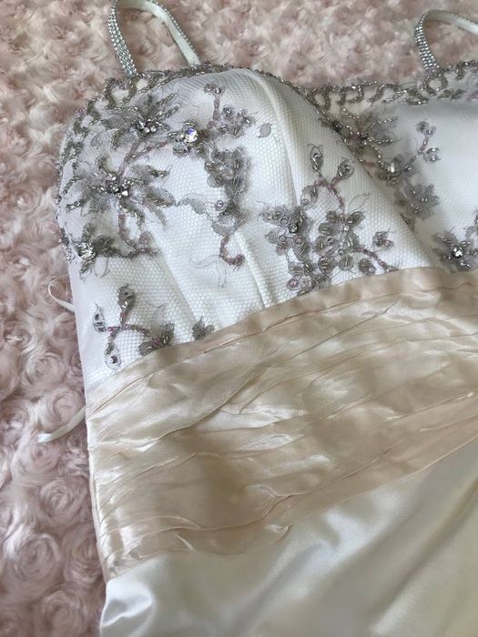 Весільна сукня нова