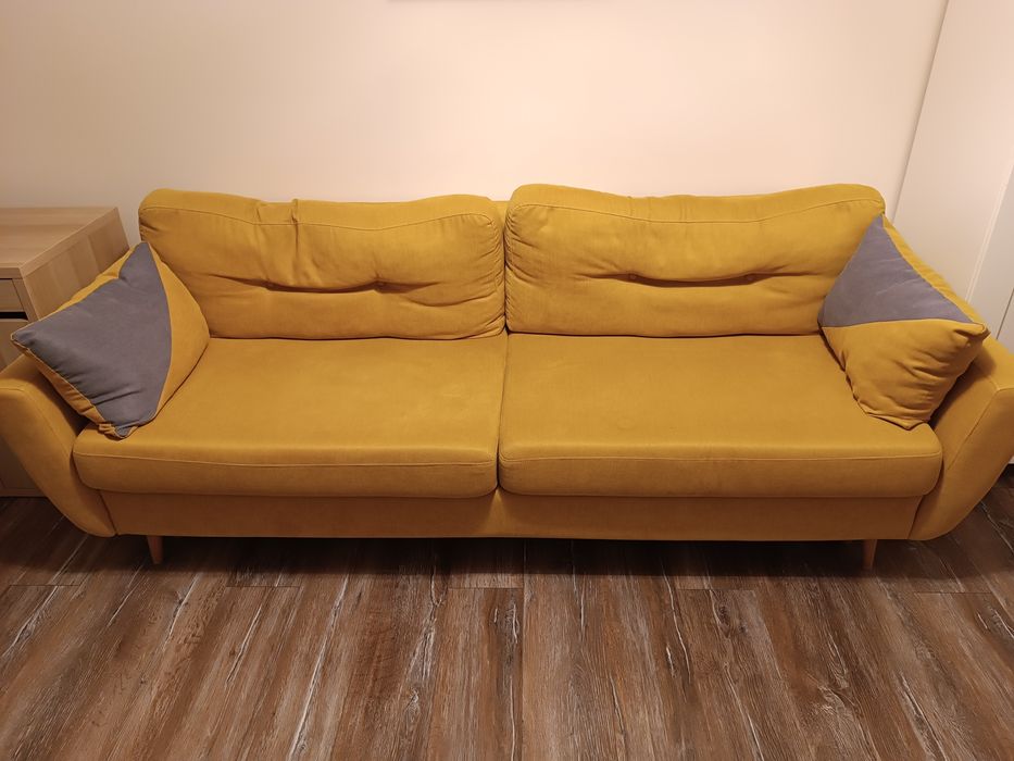 Sprzedam tapicerowaną sofę z funkcją spania
