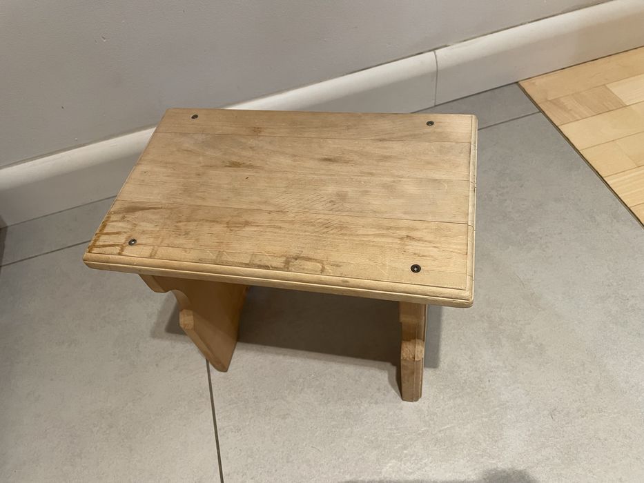 Taboret podnóżek mały stolik drewniany w świetnym stanie