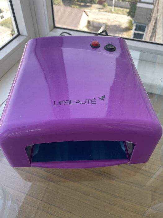 Лампа для манікюру