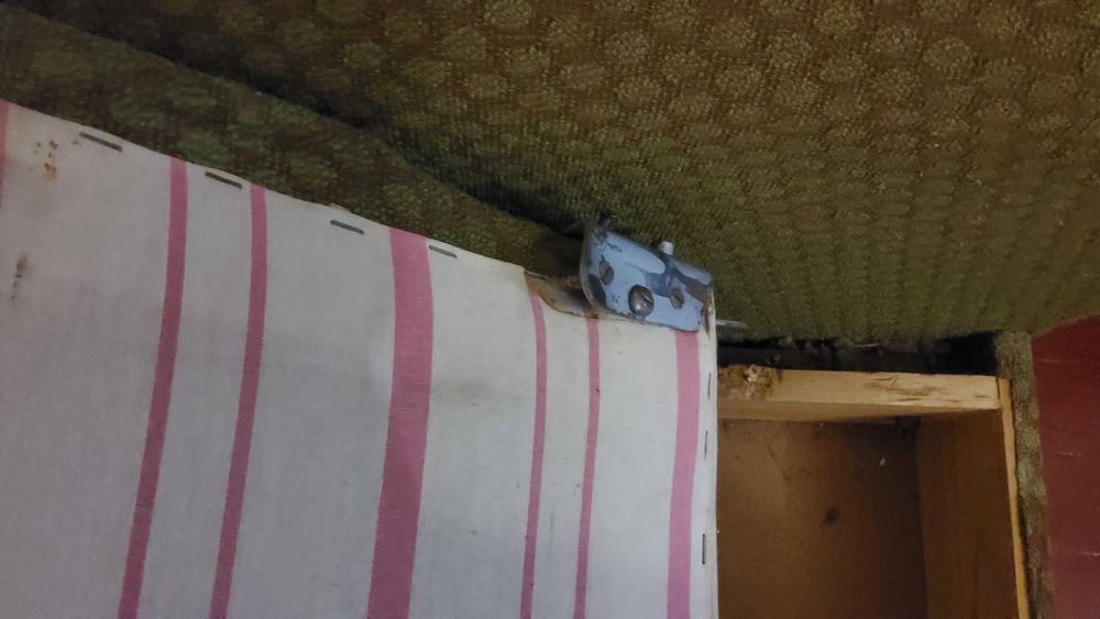 Диван  1.10 на 1.84, натуральное дерево