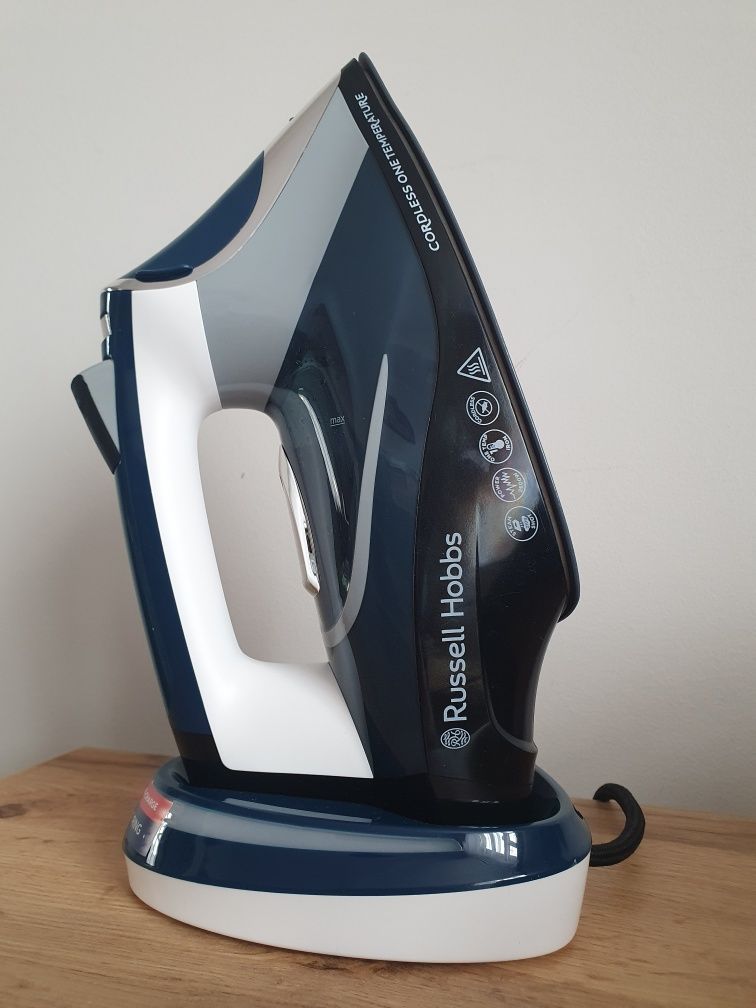 Żelazko bezprzewodowe Russell Hobbs 2600 W
