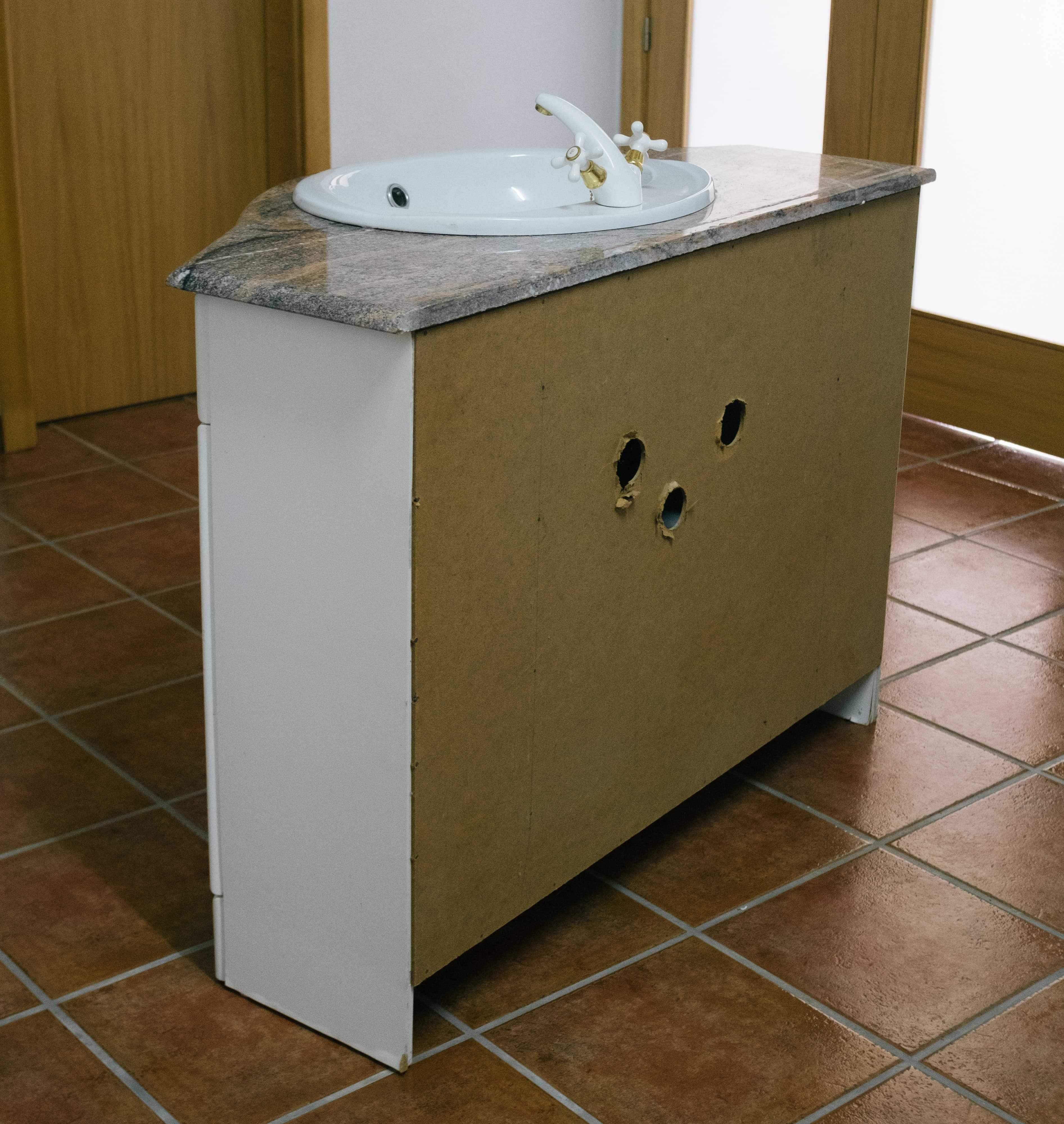 Móvel de WC com conjunto de 2 toalheiros e suporte de papel higiénico