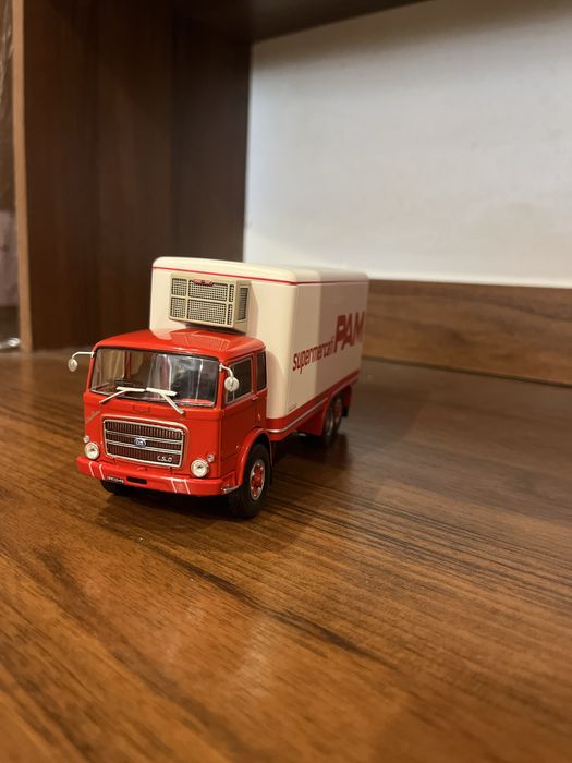 Фура OM 150 (1967) з журналом