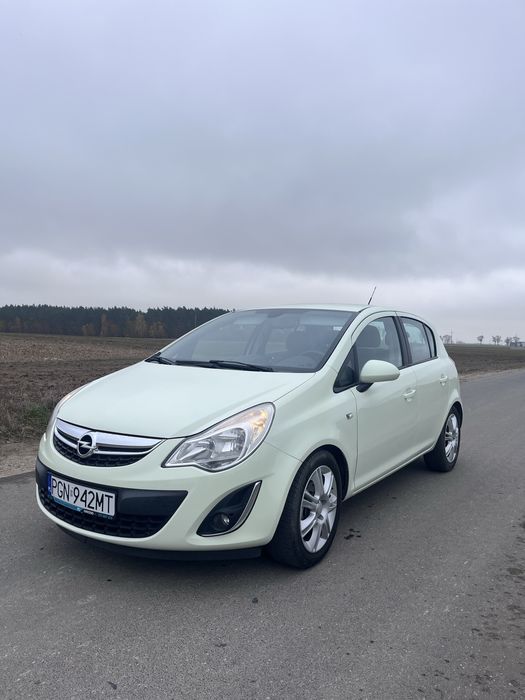 Opel corsa 1.4 lift 2011 bardzo dobrze wyposażona!!