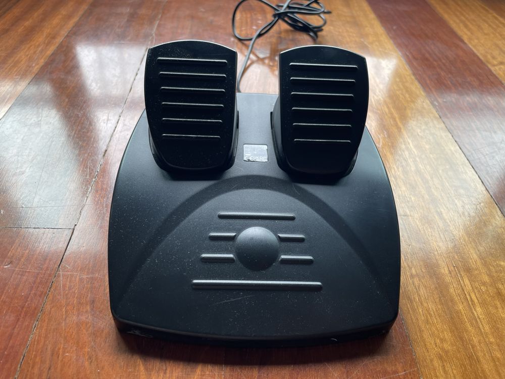 Volante Super Drive 400 – Quase Novo | PS4 · Xbox One · PC · PS3