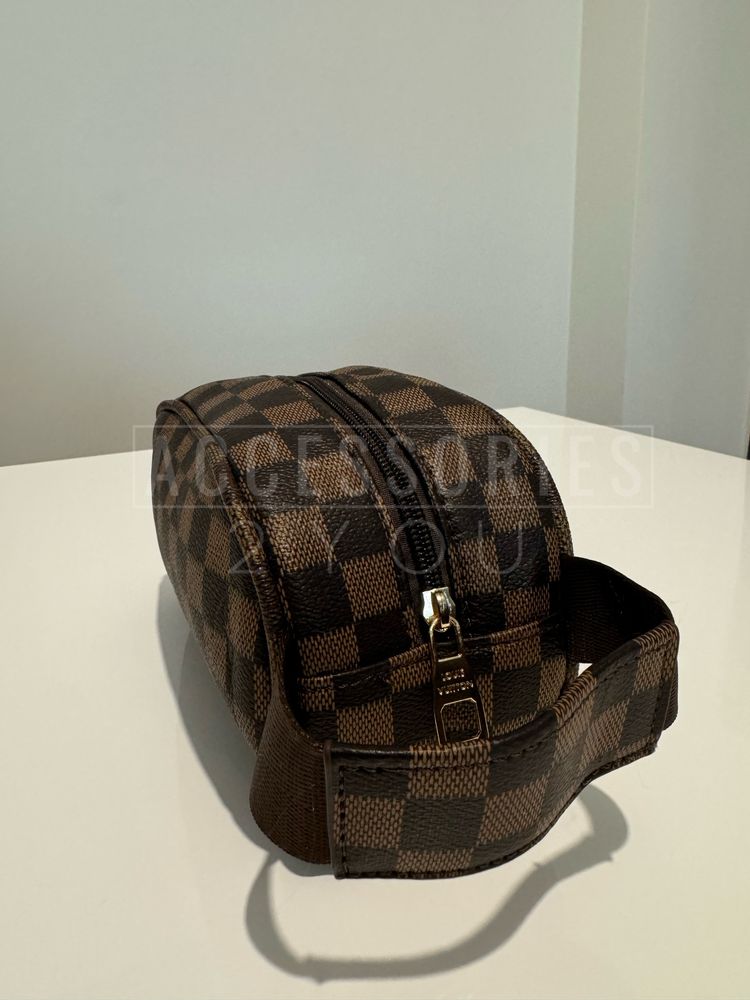 Pochete / Necessaire Louis Vuitton