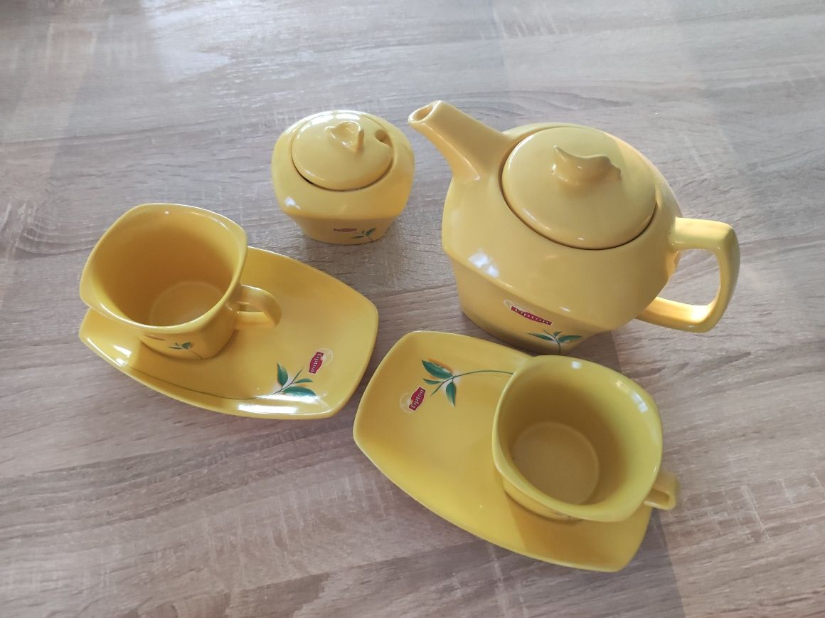 Zestaw porcelany Lipton 6 el cukiernica, imbryk,filiżanki, kubek, szkl