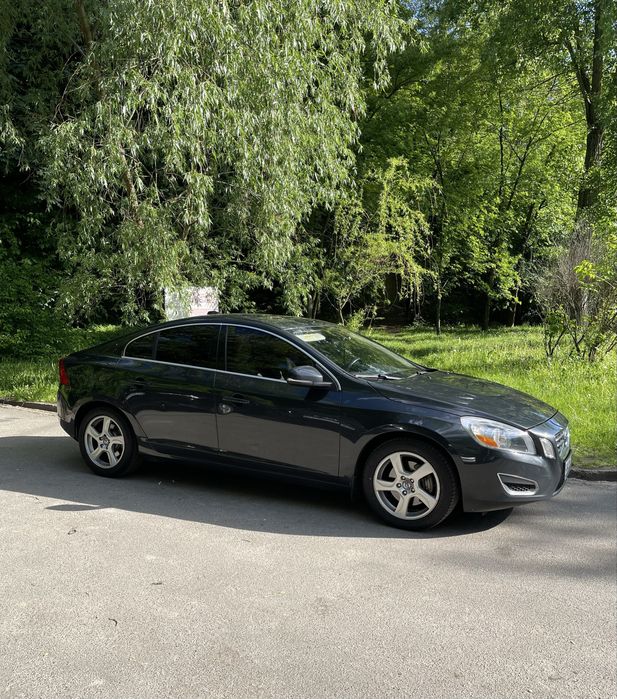 Volvo S60 T5 седан