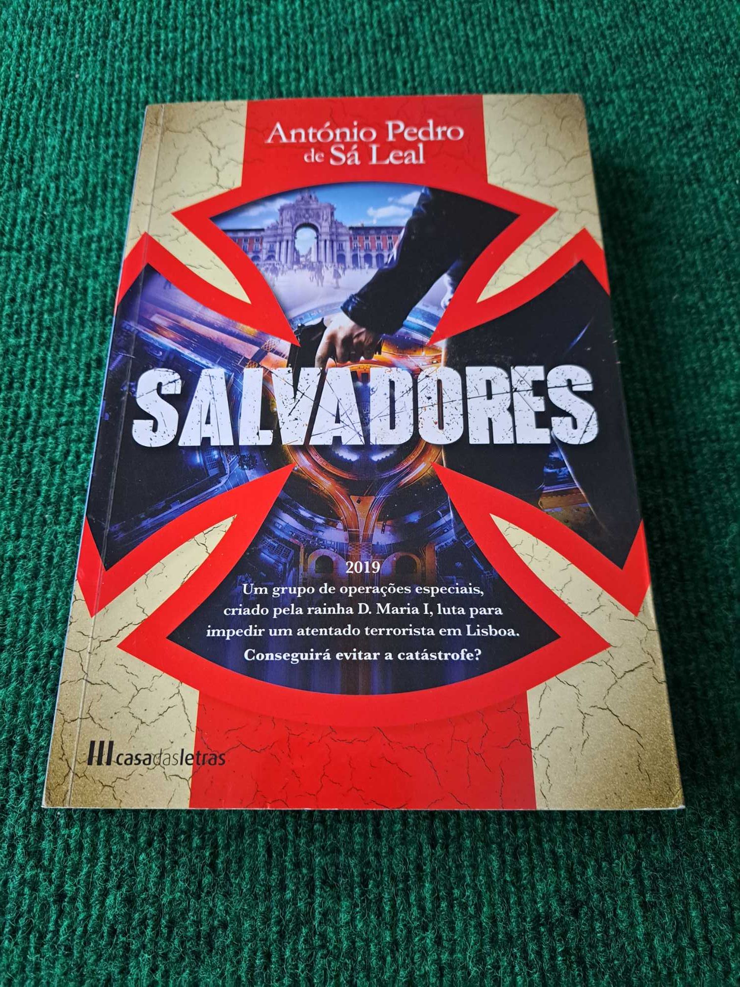 Salvadores - António Pedro de Sá Leal