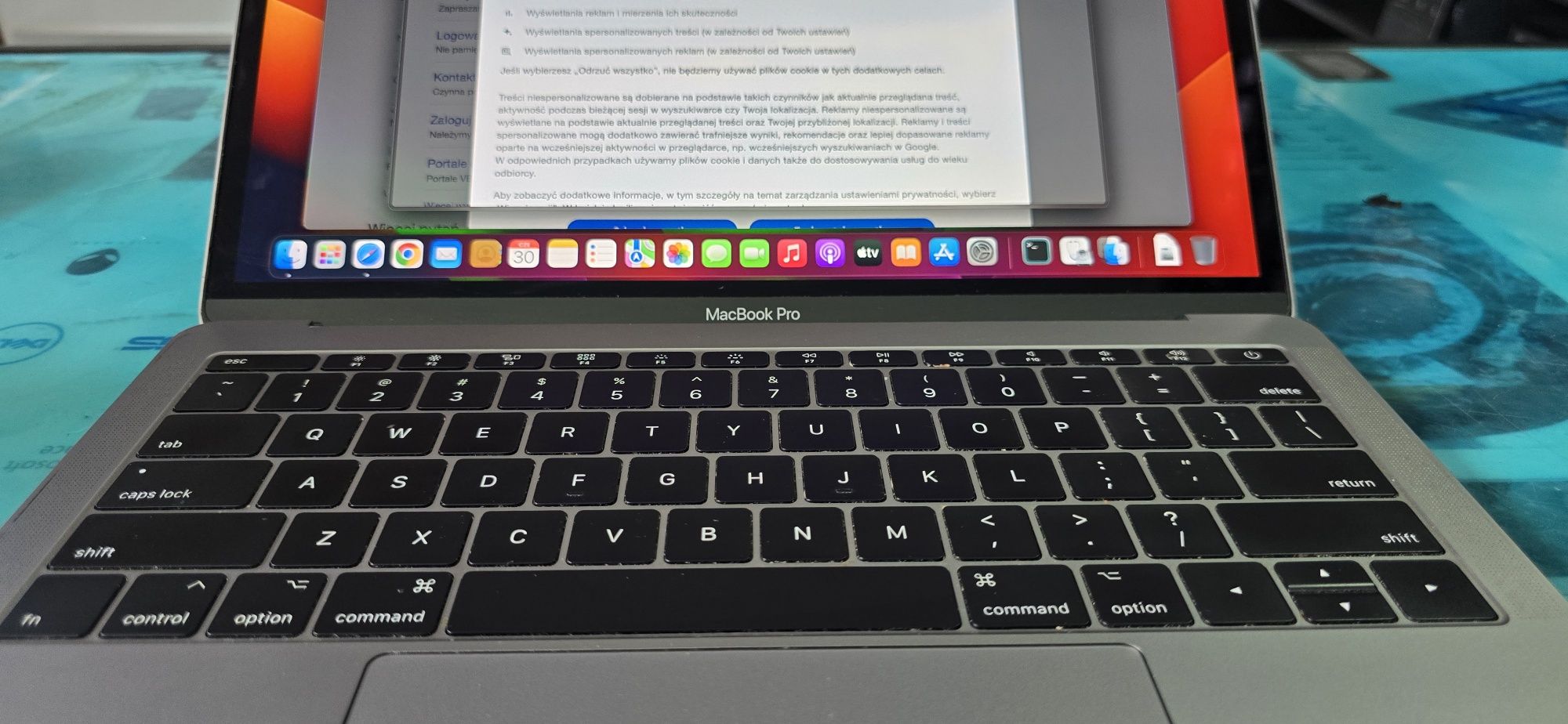 2017 Apple Macbook pro A1708