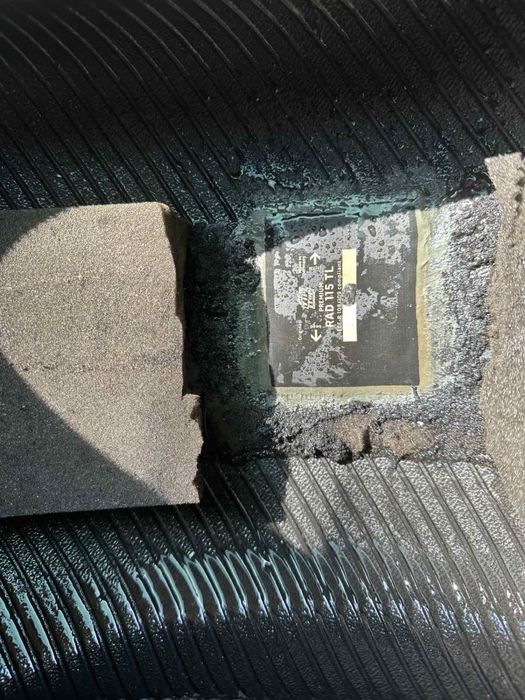 Продам шини с Tesla model Y2023 рік