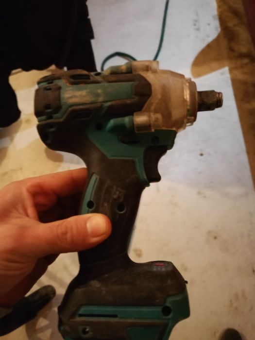 Klucz udarowy gisam na baterie makity