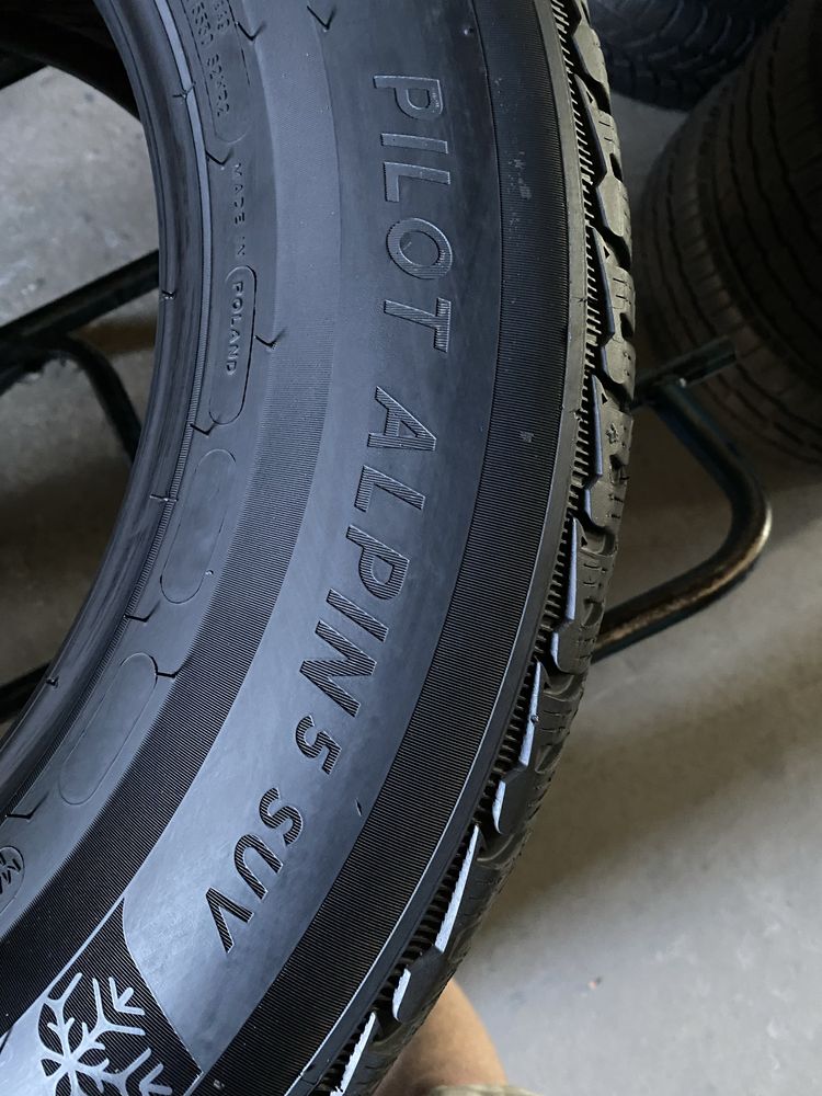 Шини 235/65/17 - 4шт Michelin Pilot Alpin 5 SUV зима