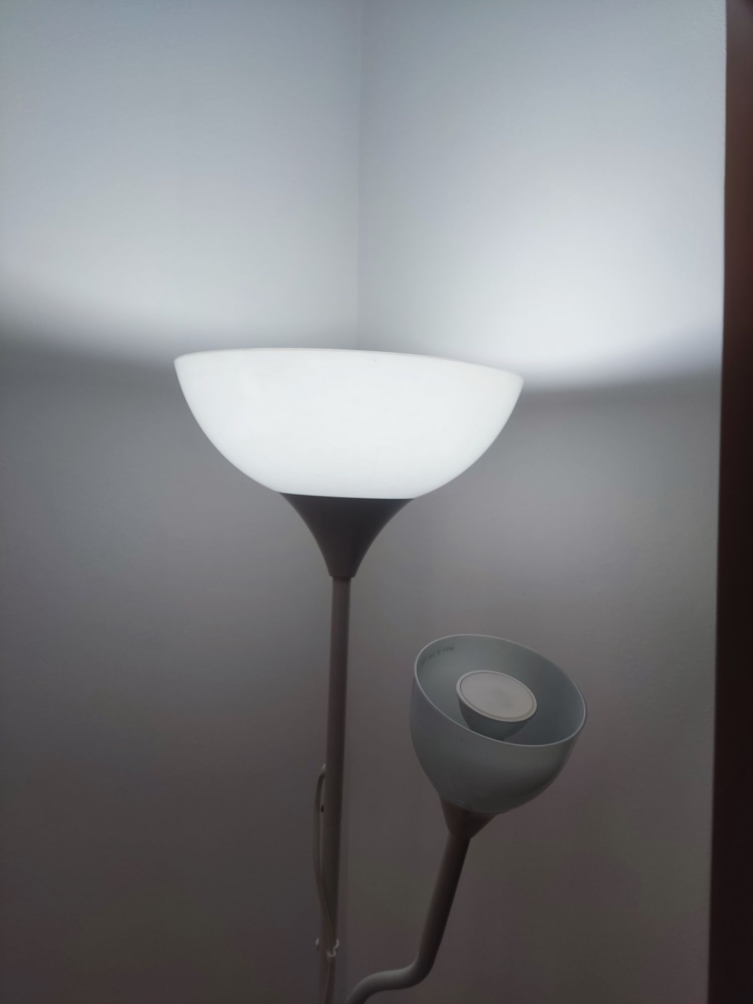 Candeeiro de pe ikea