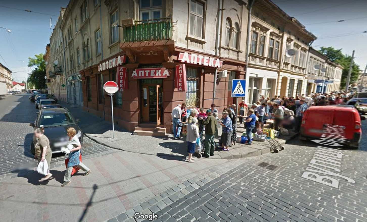 Оренда фасадного комерційного приміщення на вул. Федьковича, 10.