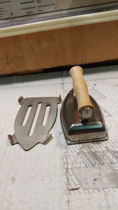 Утюг, праска УТ 1000-1,2.220 виробництва СРСР