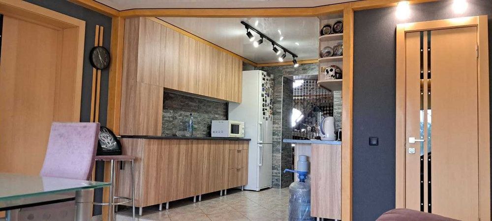 Продаж класного будинку в Рибальському на березі річки