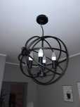Lampa wiszącą kula