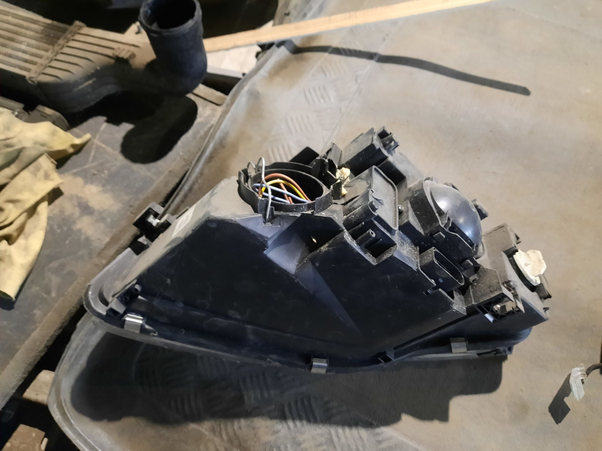 Audi ą4b7 lampy przod