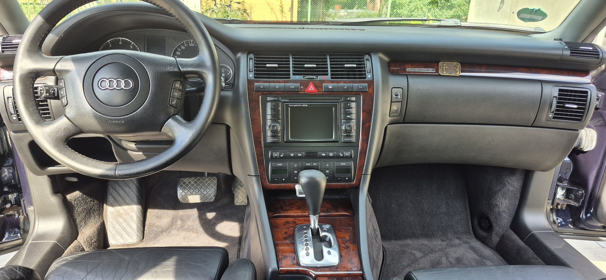 Audi A8D2 Fl 1999r
