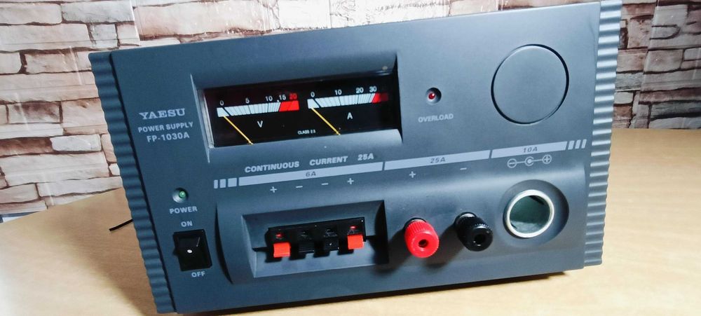 Fonte de Alimentação Yaesu FP-1030A