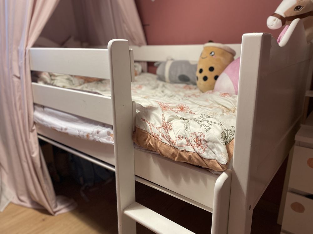 Sprzedam lozko dla dziewczynki/młodzieżowe 200x90