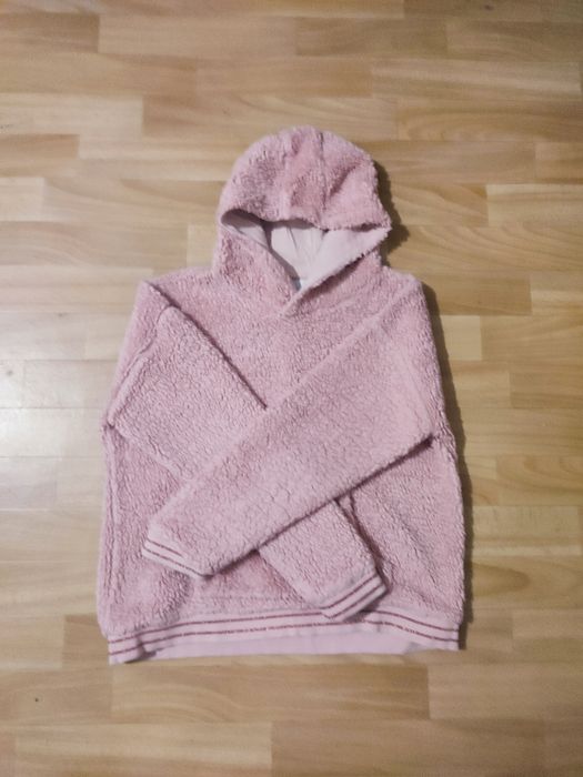 Породам теплую меховую кофту для девочки подростка р 158-160