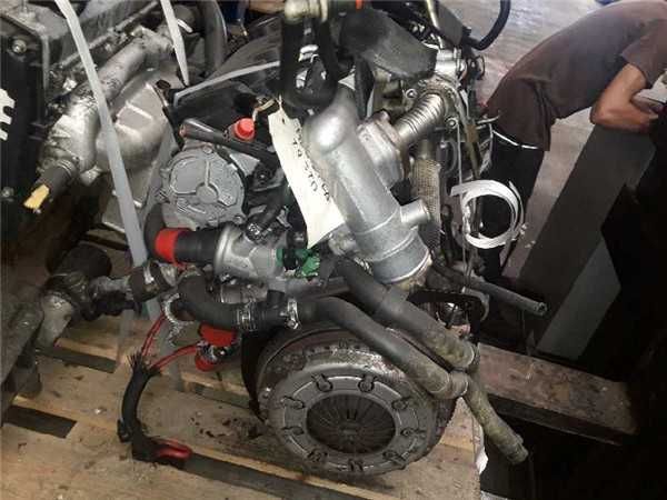 Motor FIAT BRAVO  1.9 JTD 105 182B4000