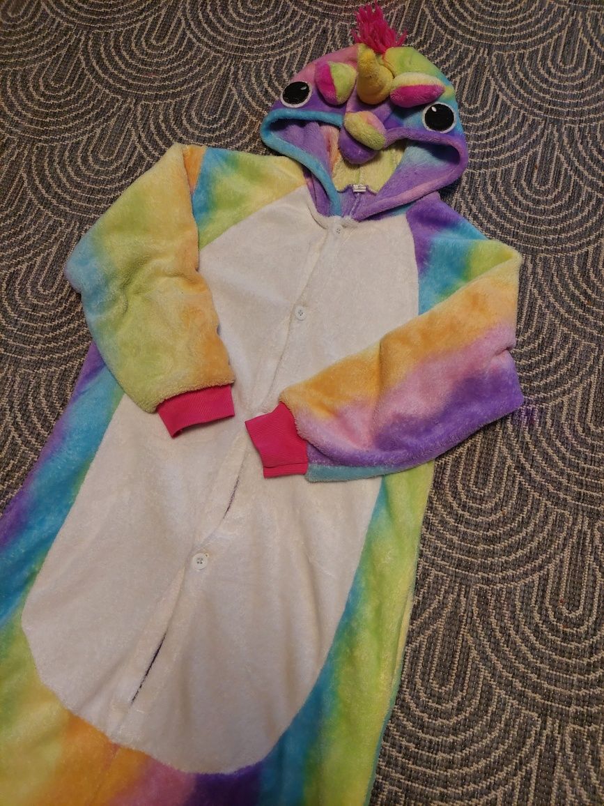 Kigurumi pajacyk pluszowa piżama kombinezon tęczowy jednorożec 140