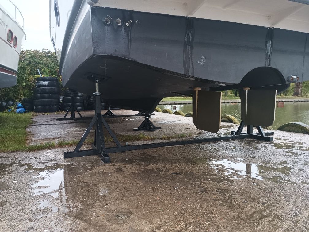 Stojaki podstawy pod hausboat