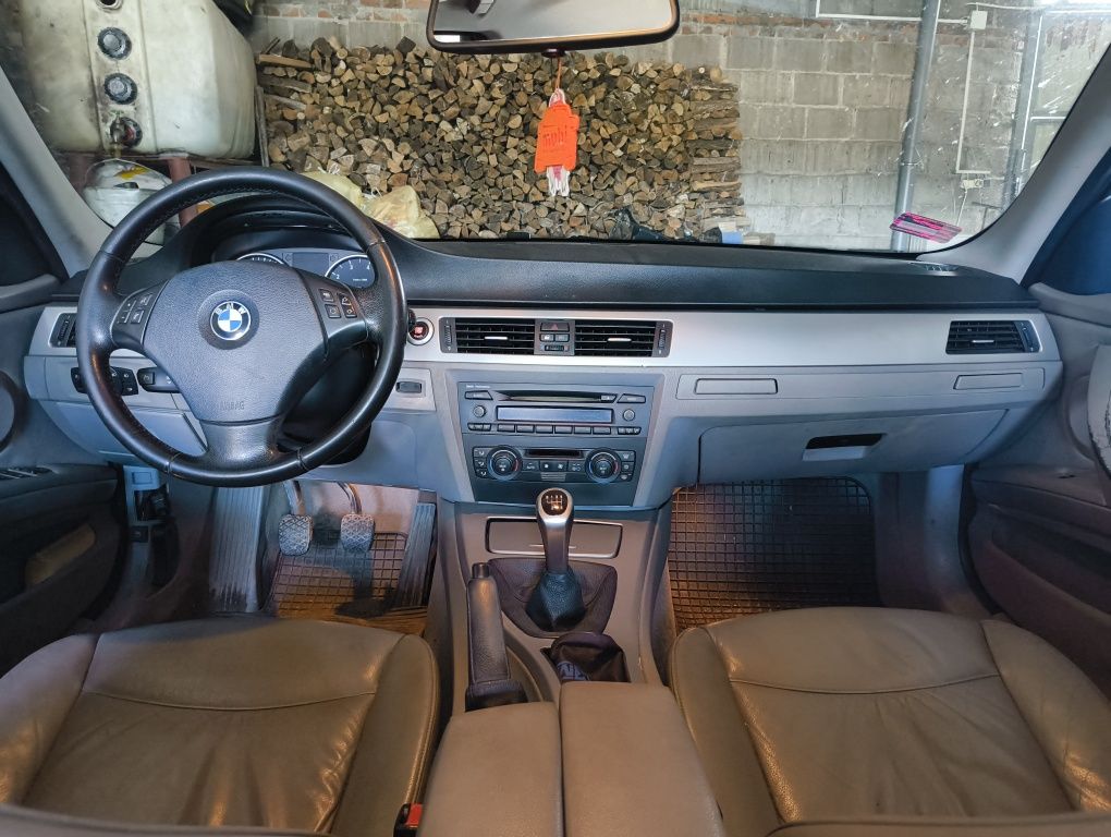 BMW E90 2005r. Dobry stan