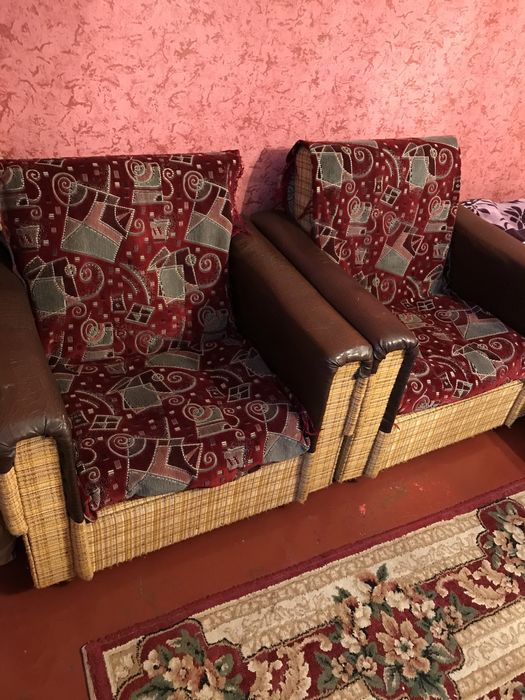 Продам набор кресел