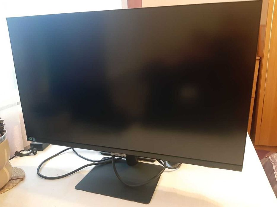 Монітор Samsung S7 27″ (S27A700NWI)