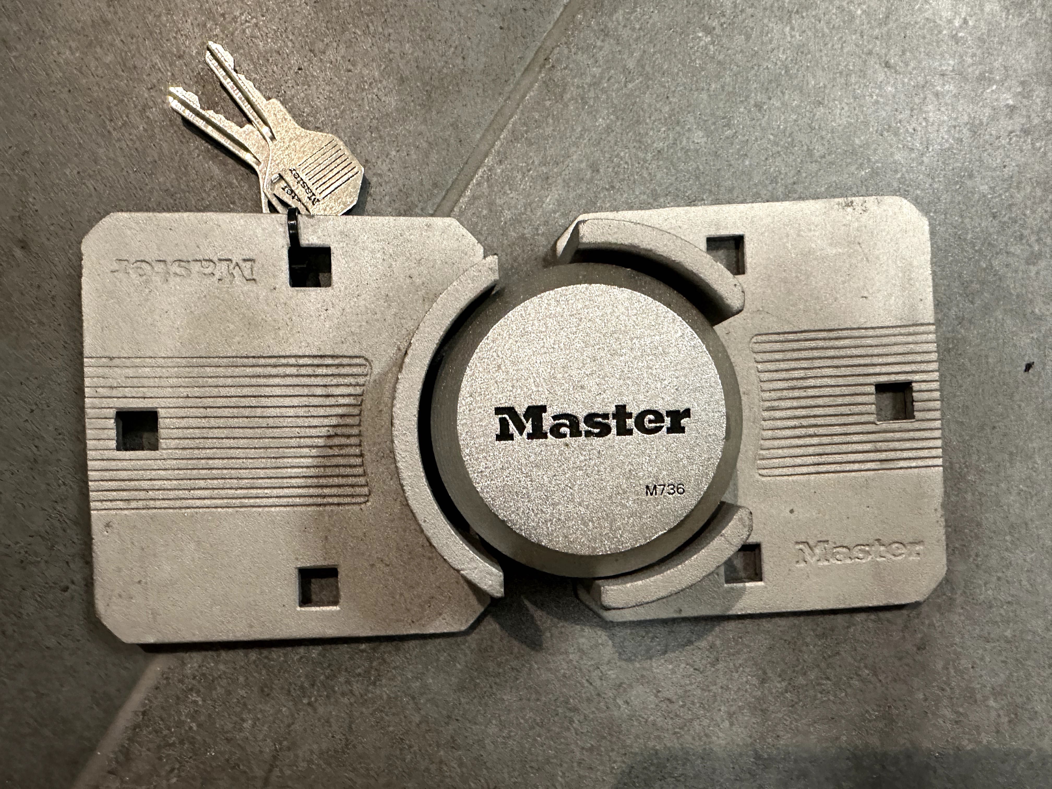 Zamek do zamykania kontenerów z ukrytą kłódką MasterLock 736EURD