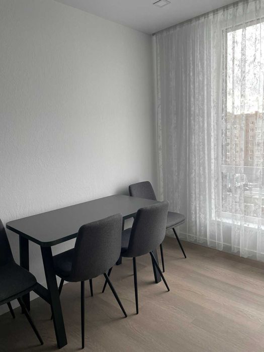 Оренда центр Коновальця