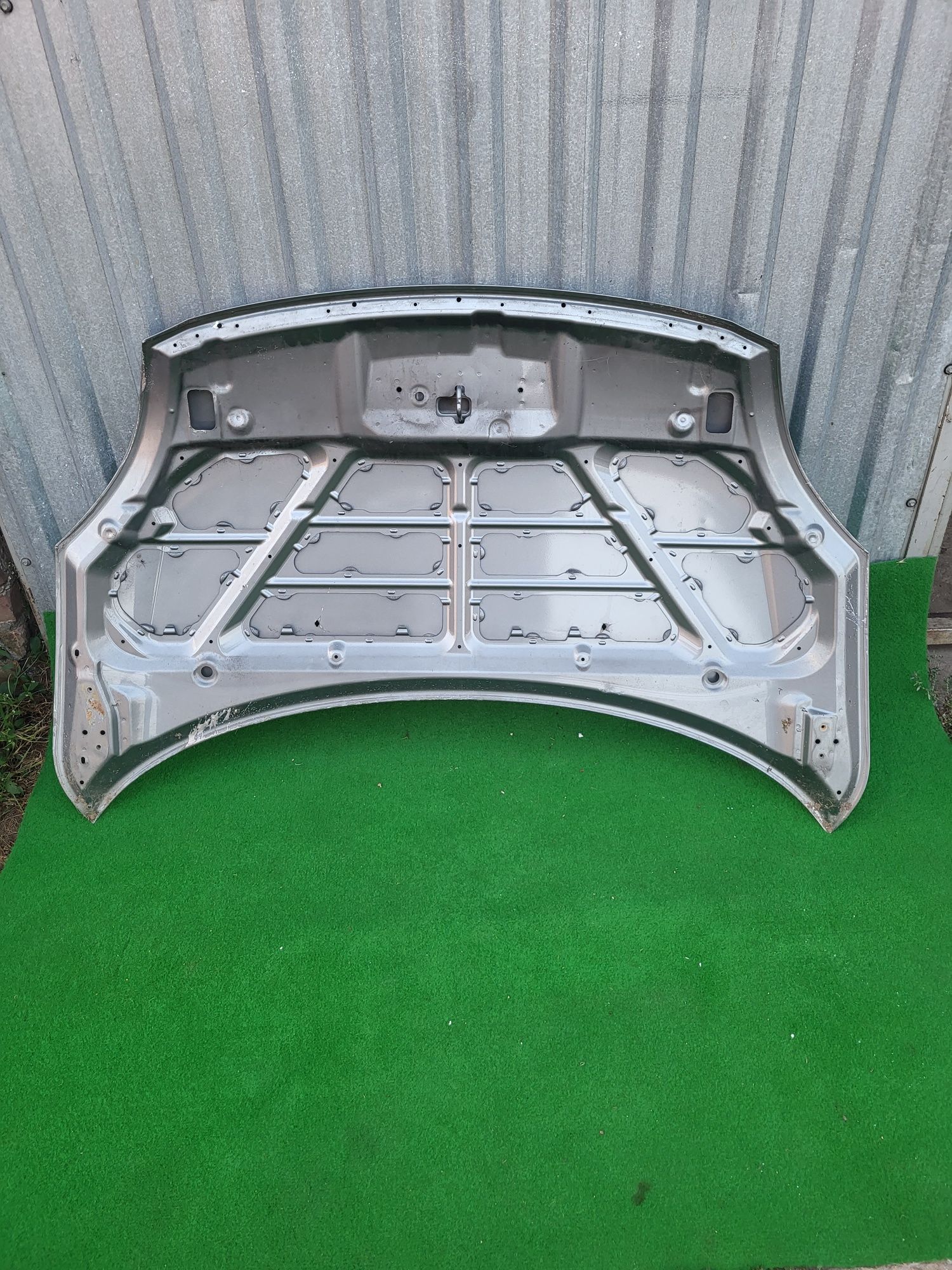 Maska pokrywa silnika Suzuki Swift MK4