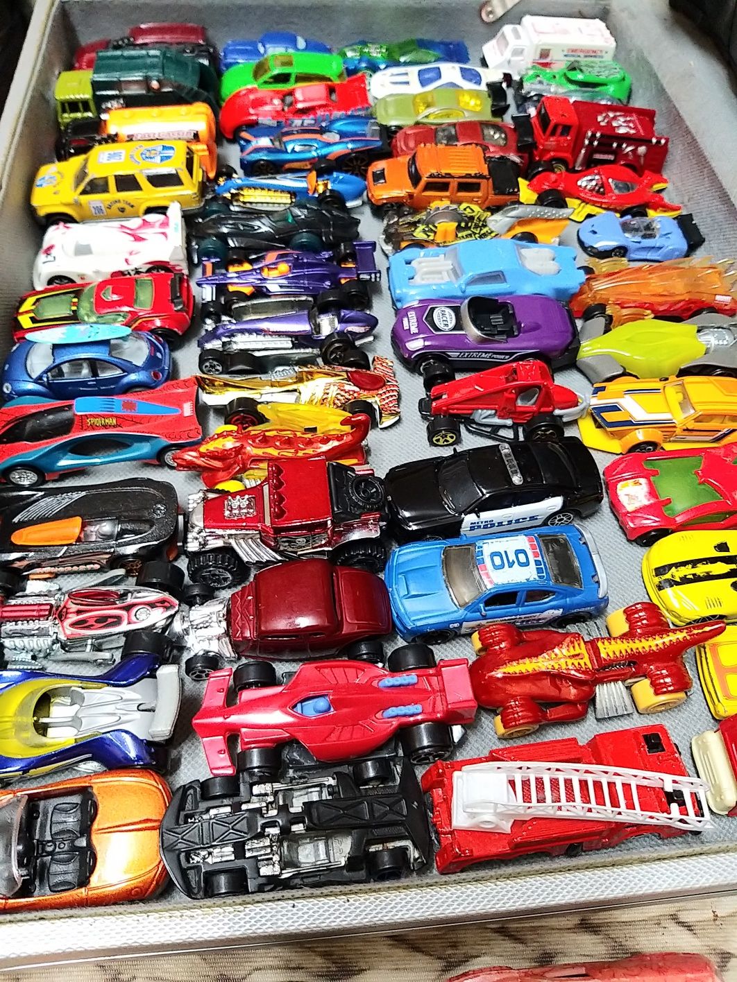 Carrinhos miniaturas