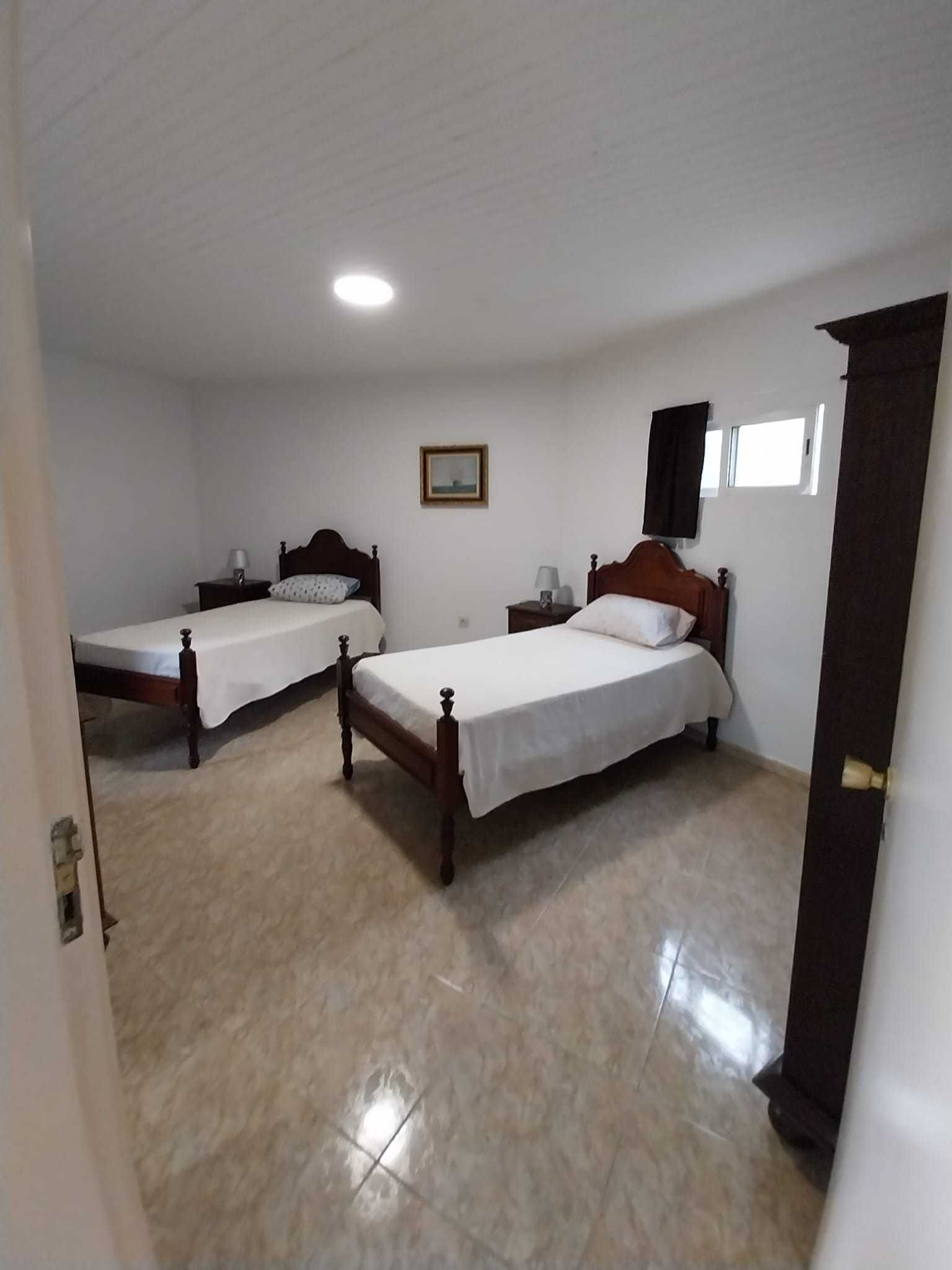 Arrendo quartos a senhora/menina em Leça do Balio - rua principal