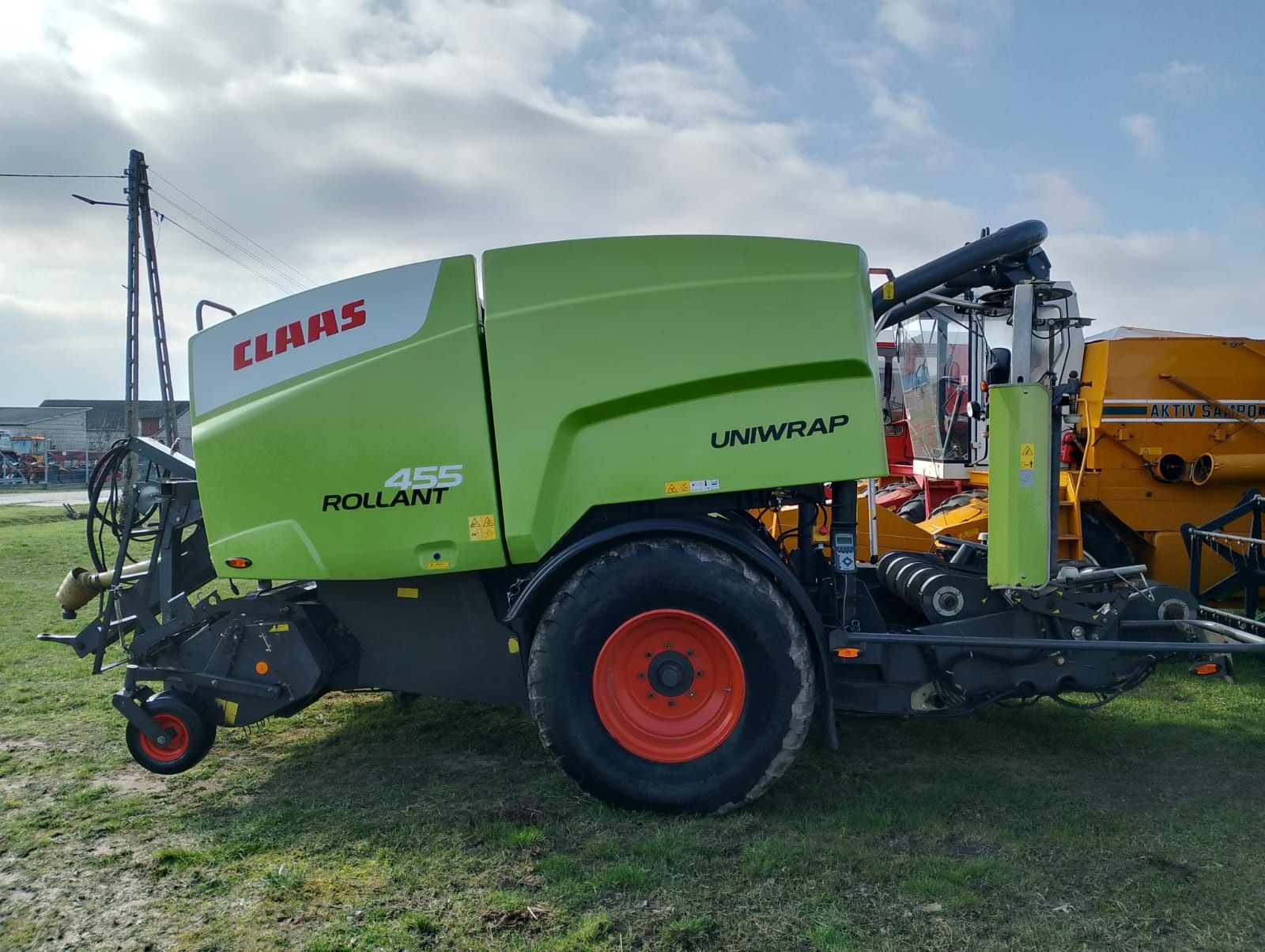 Claas  rollant uniwrap 455 sprowadzona