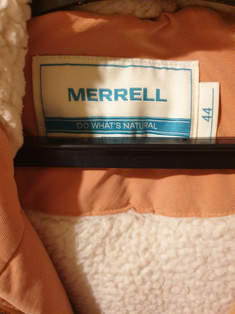 Зимова куртка фірми Merrell