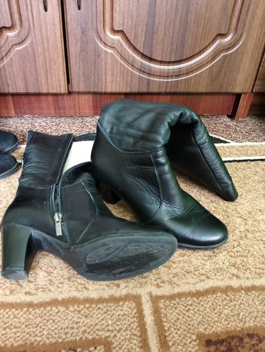 Продам зимові чоботи