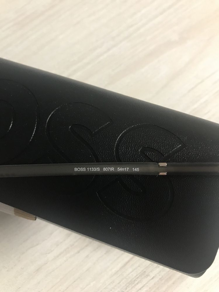 Продам чоловічі сонцезахисні окуляри Hugo Boss