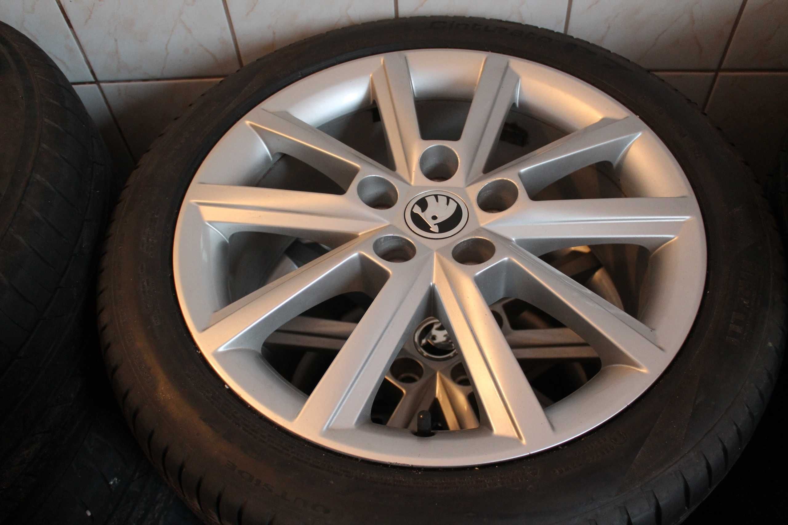 Felgi aluminiowe całe koła 17 cali Skoda jak nowe