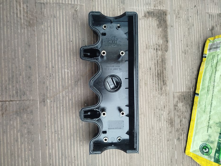 Tampa de válvulas Saxo/106 1.5D