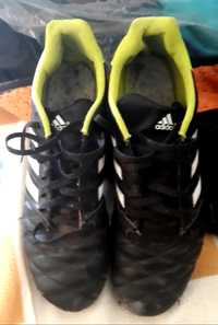 Botas futebol adidas , bom estado ,tamanho  41/42